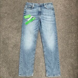 GUESS high-rise straight leg Rhinestone accent Tillie jeans - size 29 - EUC